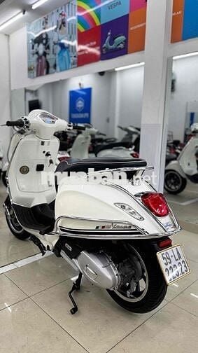 Vespa bản đặc biệt kỷ niệm 50 năm ( Bản Yacht Culp