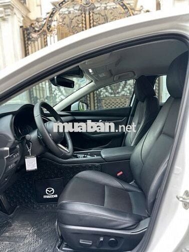 Mazda 3 2024 1.5L Luxury - 21999 km
