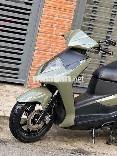 Xe nhà đang đi, bao tranh chấp