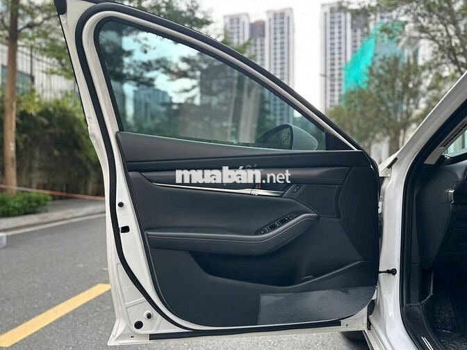 Mazda 3 2024 1.5L Luxury - 21999 km
