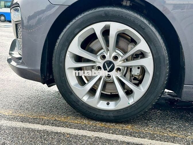 VinFast Lux A2.0 2019 2.0 AT - 46000 km