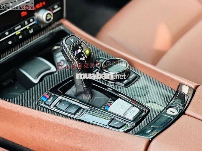 BMW 5 Series 528i GT - 2017-899tr