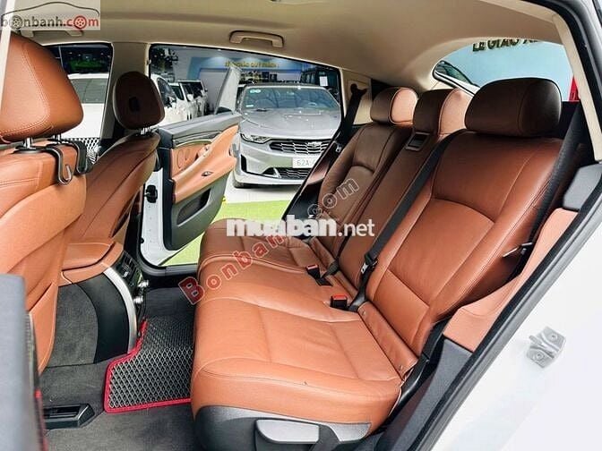 BMW 5 Series 528i GT - 2017-899tr