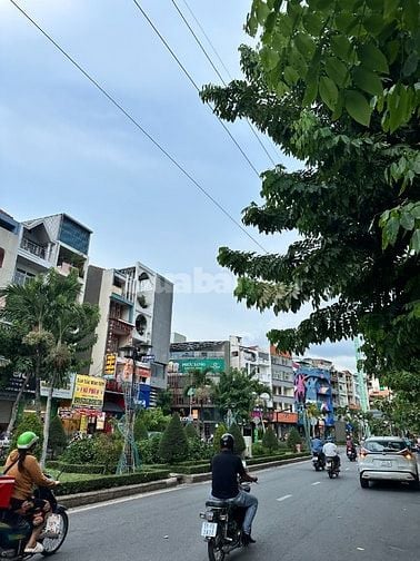 Bán Nhà MT Phan Xích Long 10x13m, giá 51 tỷ
