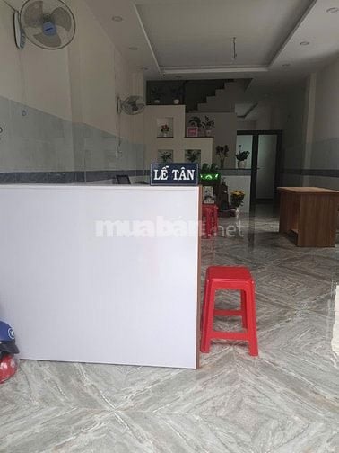 Tuyển gấp lễ tân văn phòng tại quận bình tân 