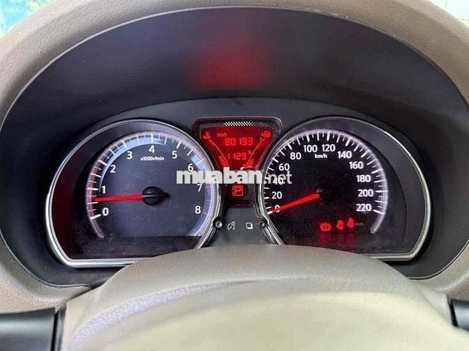 Nissan Sunny 2015 XV - 80000 km
