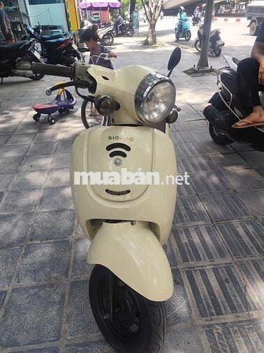 Cần bán xe vì nhà trật không có chỗ để