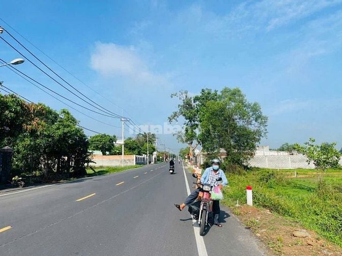 Chính chủ bán 500m2 Mặt tiền DH504, ngang 10 mét, Giá rẻ 620 triệu