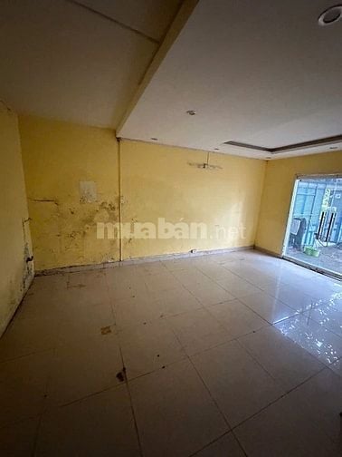 Cho thuê Shop chân đế mặt tiền Hoàng Quốc Việt vị tri đẹp .