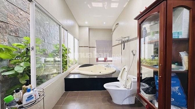 Biệt thự đẹp khu VIP sân bay Hoàng Hoa Thám, 150m2 4 Tầng đường 8m  