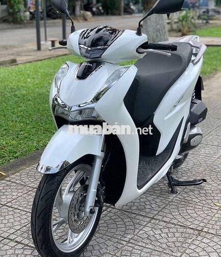 SH 2025 200km như mới có trả góp trao đổi