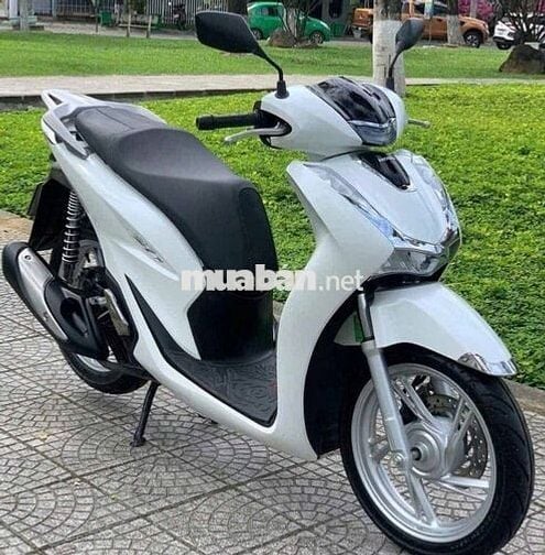 SH 2025 200km như mới có trả góp trao đổi