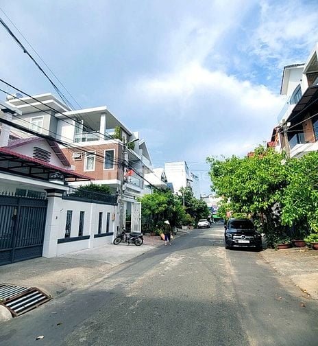 Biệt thự khu an ninh, 2 mặt tiền, Phú Thuận, 486m² sàn, giá tốt