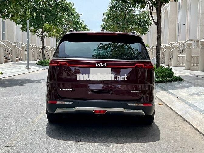 Kia Carnival 2022 Signature dầu, xe công ty XHĐ