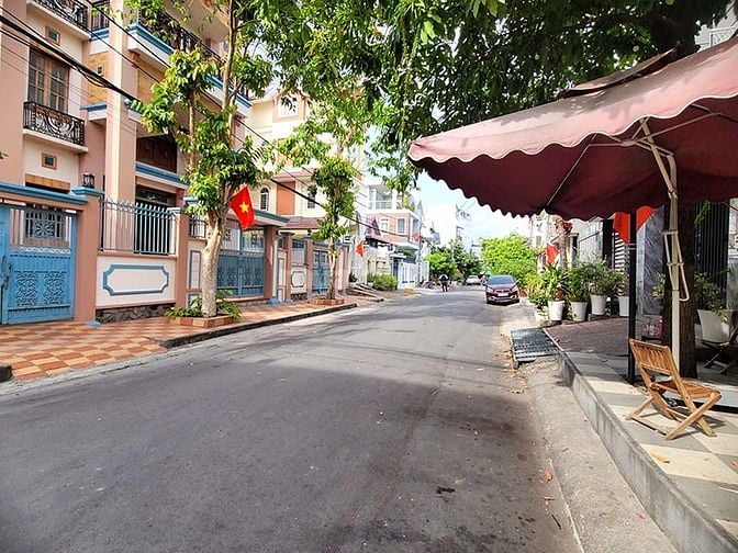 Biệt thự khu an ninh, 2 mặt tiền, Phú Thuận, 486m² sàn, giá tốt