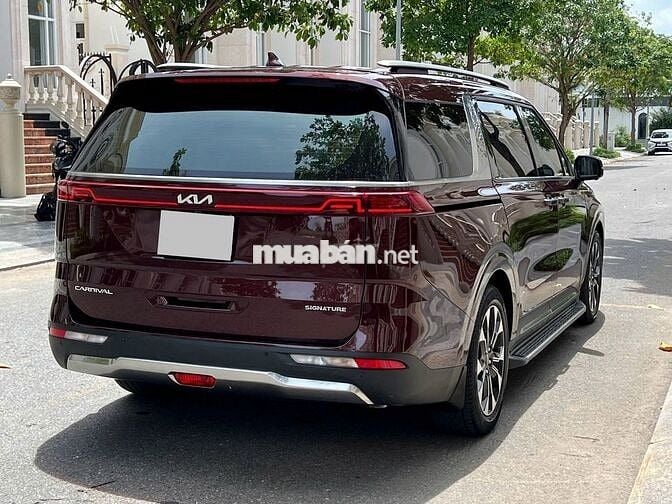 Kia Carnival 2022 Signature dầu, xe công ty XHĐ