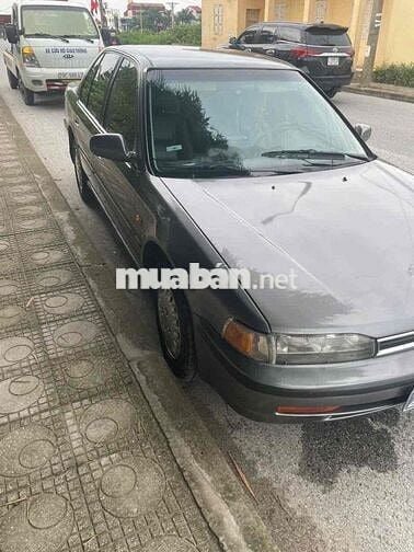 Honda Accord 1993 2.0 MT - 200000 km