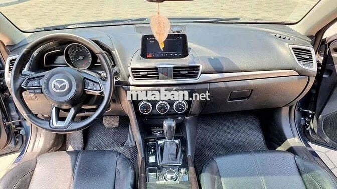 Mazda 3 2018 1.5 AT Sedan - 80000 km