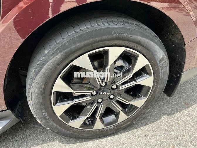 Kia Carnival 2022 Signature dầu, xe công ty XHĐ