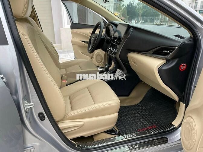 Toyota Vios E 1.5CVT 2022 màu xám bạc