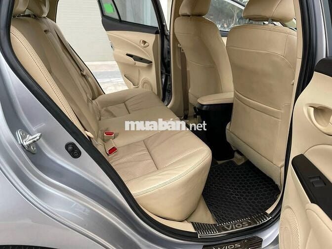 Toyota Vios E 1.5CVT 2022 màu xám bạc