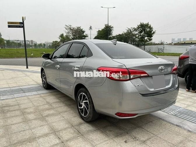 Toyota Vios E 1.5CVT 2022 màu xám bạc