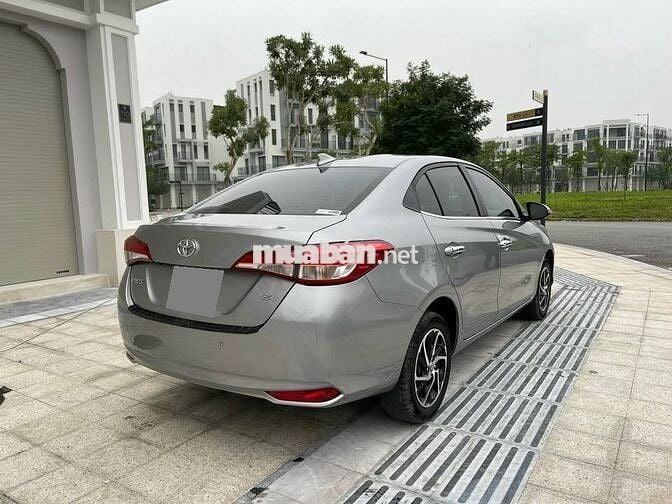Toyota Vios E 1.5CVT 2022 màu xám bạc