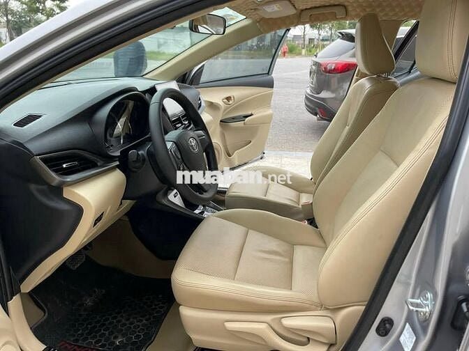 Toyota Vios E 1.5CVT 2022 màu xám bạc