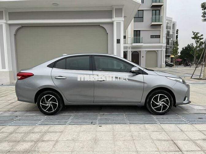 Toyota Vios E 1.5CVT 2022 màu xám bạc