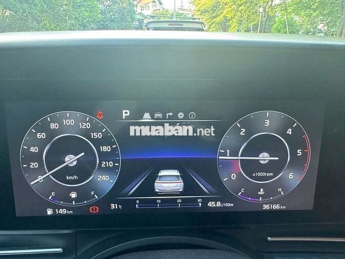 Kia carnival 2.2D- 36000 km