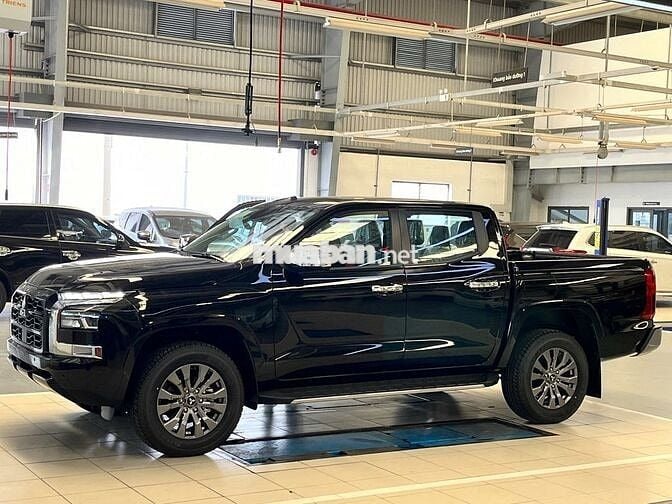 Mitsubishi Triton 2025 giảm 20 triệu TM