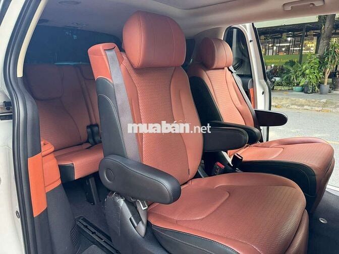 Kia carnival 2.2D- 36000 km