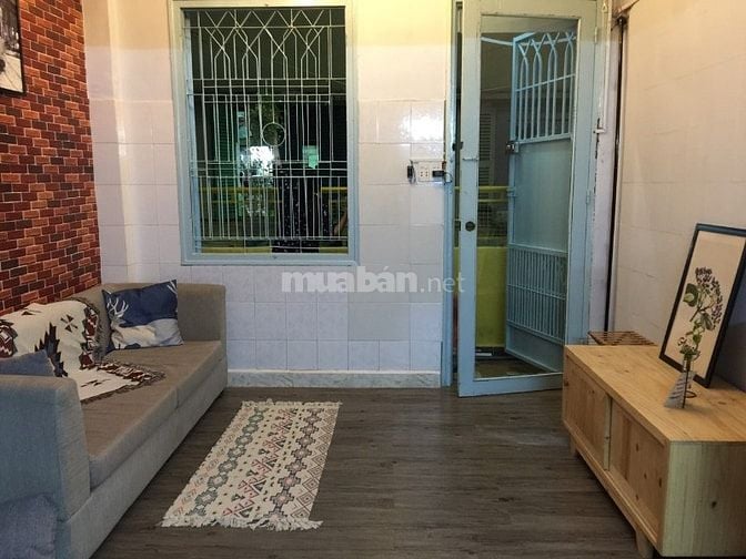 Cho thuê căn hộ CC (30m2) đẹp, gần chợ Bến Thành