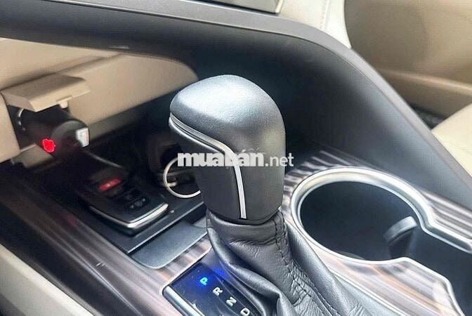 TOYOTA CAMRY 2.5Q 11.000km model 2021 sản xuất 202