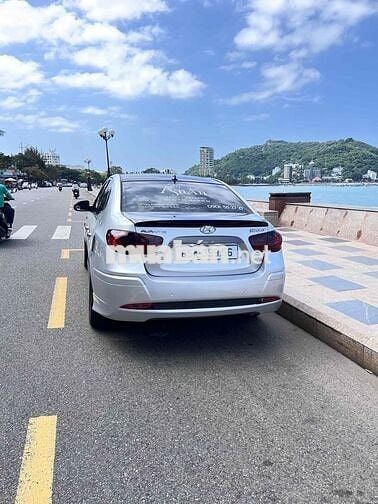 Hyundai Avante 2014 - 138000 km