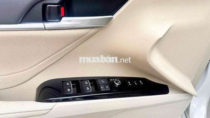 TOYOTA CAMRY 2.5Q 11.000km model 2021 sản xuất 202