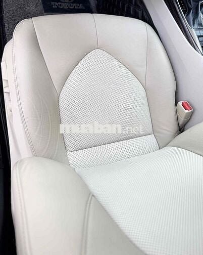 TOYOTA CAMRY 2.5Q 11.000km model 2021 sản xuất 202