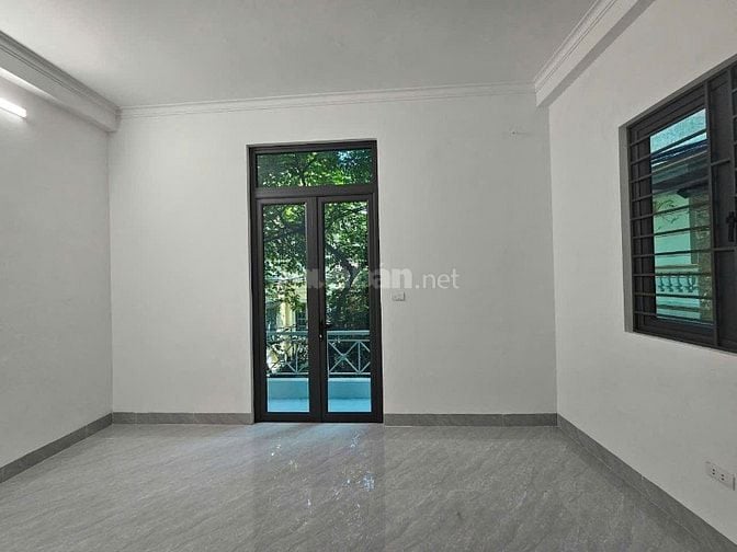 Bán nhà Lô Góc 4 Tầng, Ô Tô Đỗ Cửa tại Thanh Xuân - Sổ Đỏ Chính Chủ!