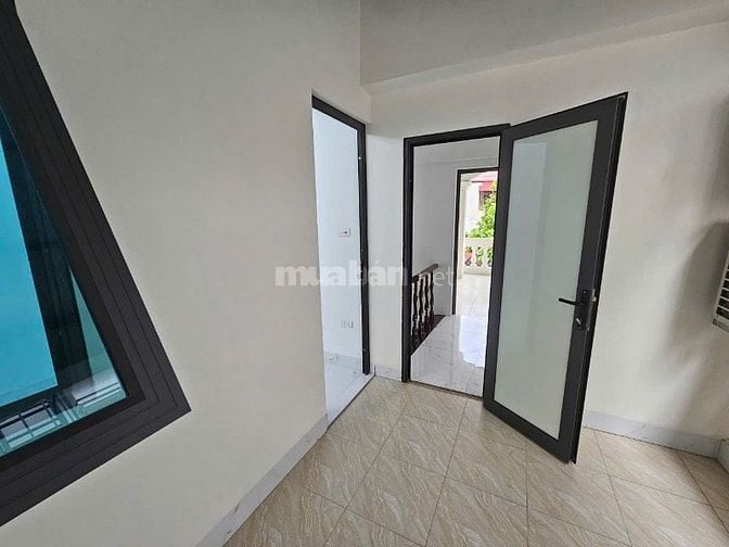 Bán nhà Lô Góc 4 Tầng, Ô Tô Đỗ Cửa tại Thanh Xuân - Sổ Đỏ Chính Chủ!