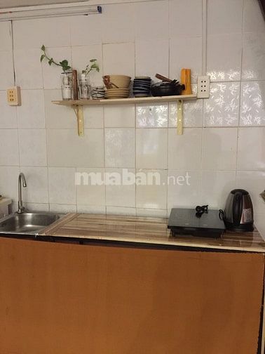 Cho thuê căn hộ CC (30m2) đẹp, gần chợ Bến Thành