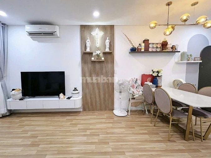 Chung cư Melody,Âu Cơ, TP: 75m2, 2p ngủ rộng, ban công, nội thất, 11tr