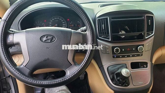 Xe 9 Chỗ Hyundai Starex 2015 Máy Xăng, Xe Đẹp