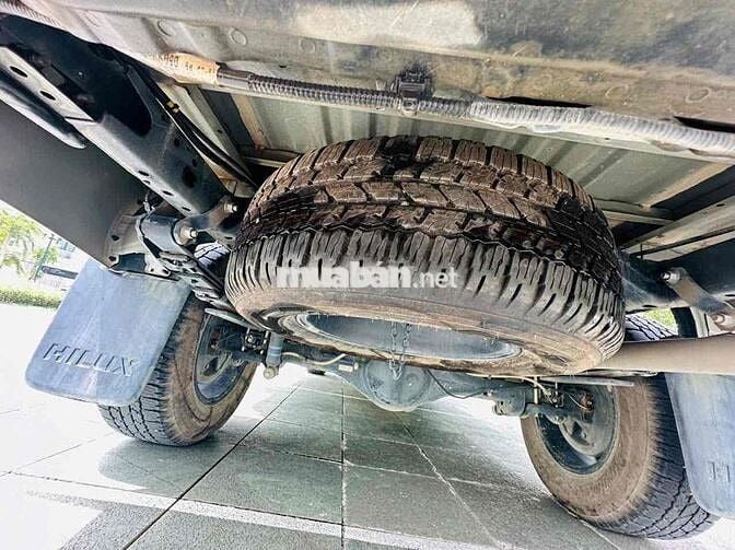 Toyota Hilux 2.4 4x2 AT sản xuất 2024 nhập khẩu