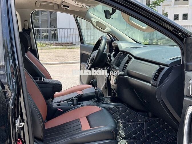 Bán Ford Ranger 2018 XLS 2.2L 4x2 MT màu đen