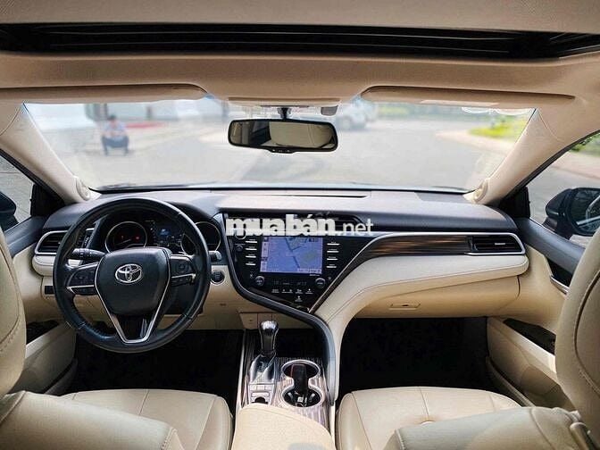 Toyota Camry 2020 2.5Q - 70000 km Đen Kem 1 Chủ