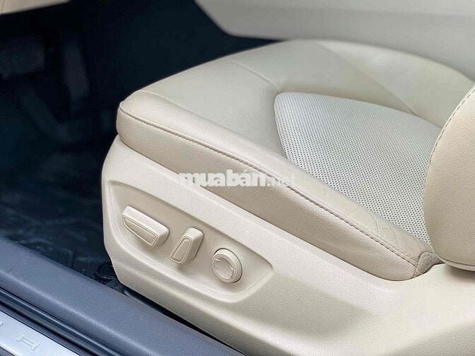 Toyota Camry 2020 2.5Q - 70000 km Đen Kem 1 Chủ