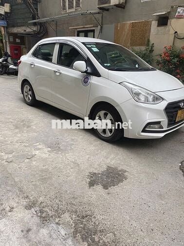 Hyundai Grand i10 2017 trắng sử dụng tốt