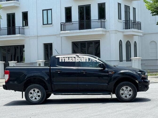 Bán Ford Ranger 2018 XLS 2.2L 4x2 MT màu đen