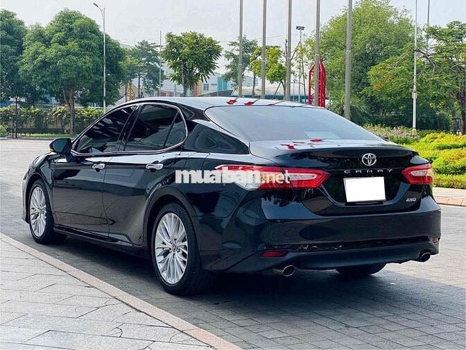 Toyota Camry 2020 2.5Q - 70000 km Đen Kem 1 Chủ