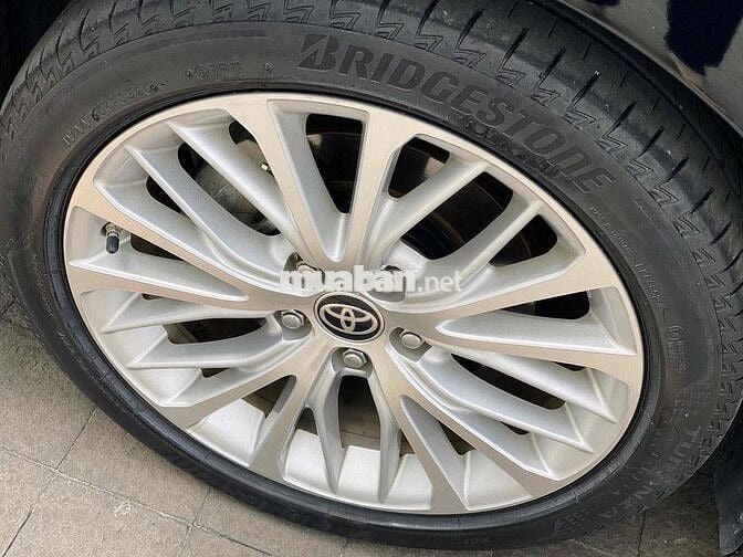 Toyota Camry 2020 2.5Q - 70000 km Đen Kem 1 Chủ